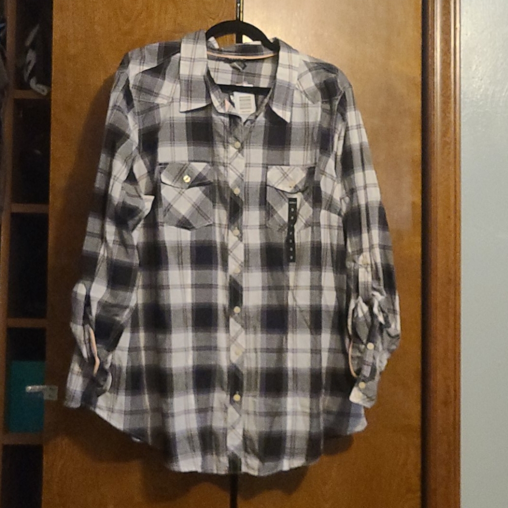 Button down 3/4 sleeves